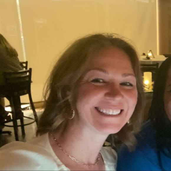 Meet your Posher, Sandra - Picture 1 of 1